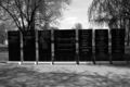 Gedenktafel Eingang Auschwitz.jpg
