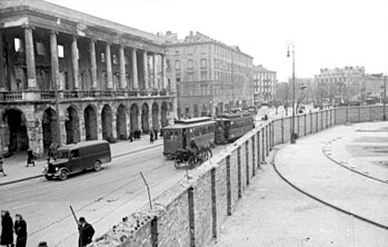 Bundesarchiv Bild 101I-134-0791-29A, Polen, Ghetto Warschau, Ghettomauer.jpg