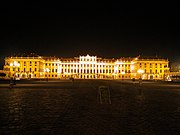 Wien Schoenbrunn Nacht.jpg