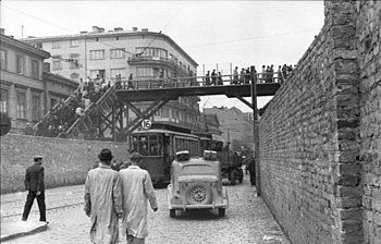 Bundesarchiv Bild 101I-270-0298-14, Polen, Ghetto Warschau, Brücke.jpg