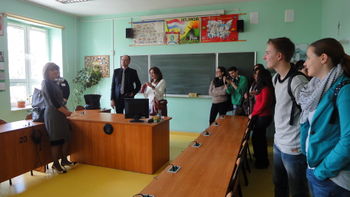 Opatow Besichtigung der Schule.JPG